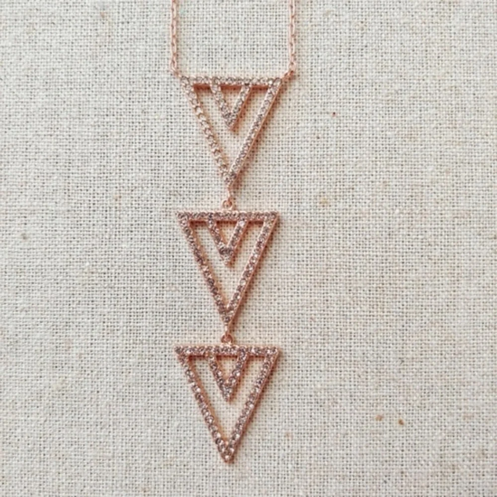 Stella & Dot | Rose Gold Pavé Spear Pendant Necklace - Picture 8 of 8